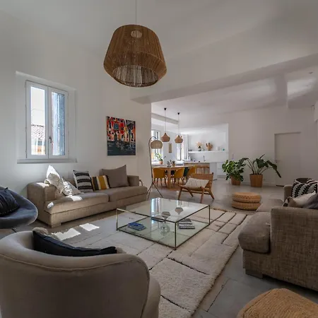 Place Du Marche Aux Fleurs Logement De Haut Standing Montpellier